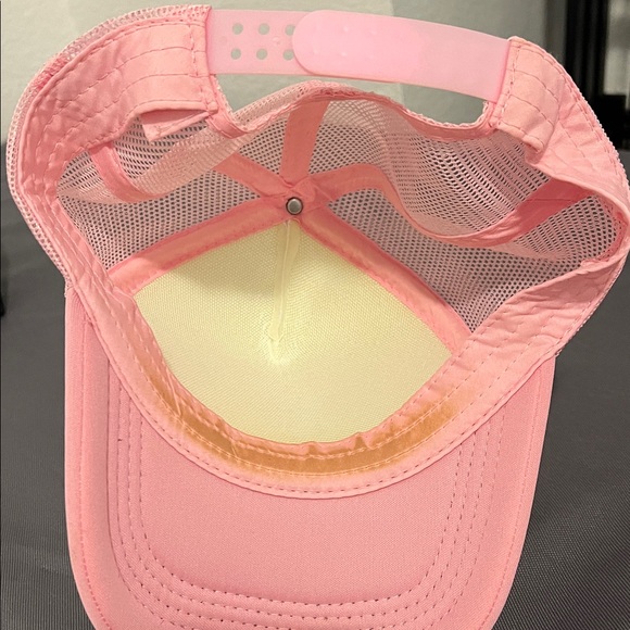 Trucker/Mesh hat bundle - Picture 5 of 13